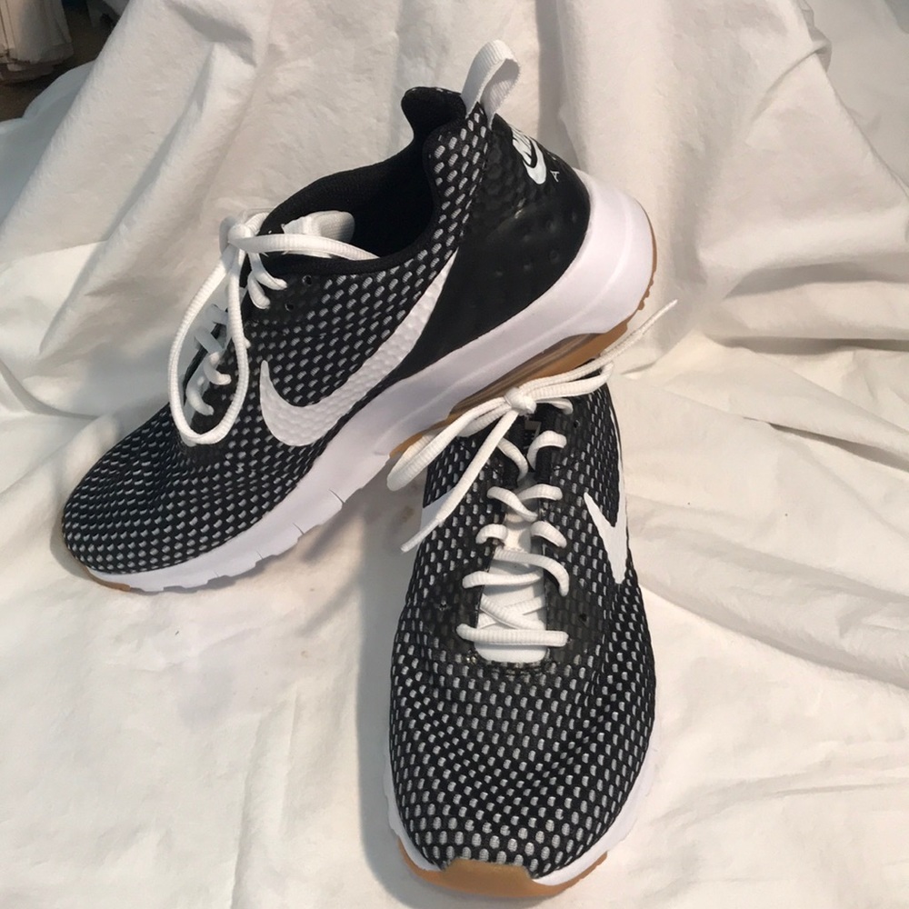 Nike Women’s Air Max brand new!